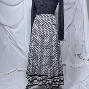 Preppy Indie Boho Cottage Y2K Sophie Max Floral Pattern Maxi Skirt (M)